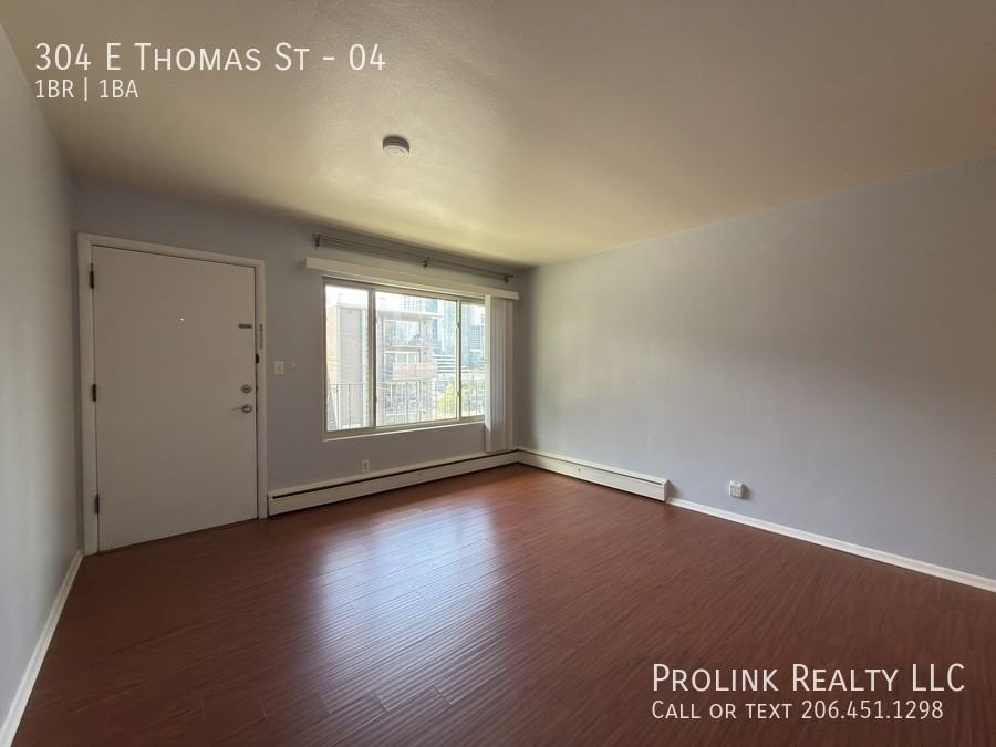 304 E Thomas St #04 - Photo 4 of 19