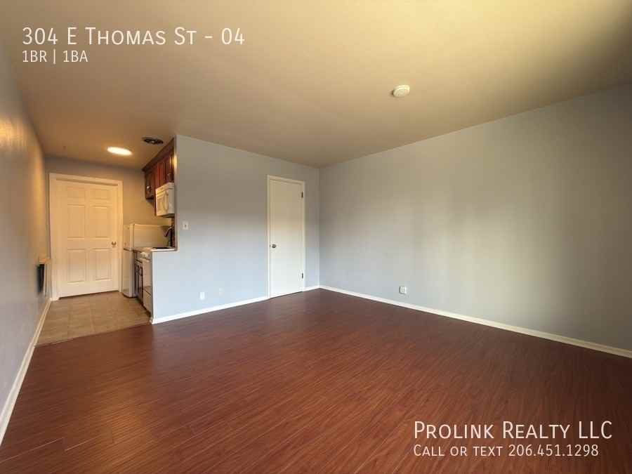 304 E Thomas St #04 - Photo 5 of 19