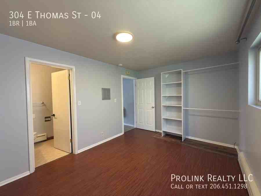 304 E Thomas St #04 - Photo 7 of 19