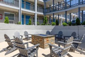 featured image of 2425 Atrium Way