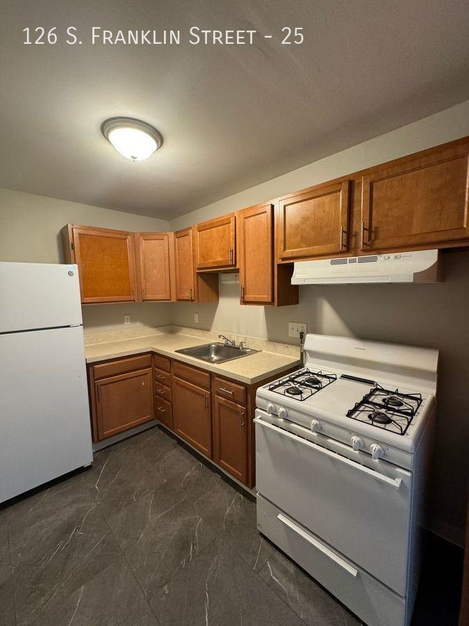 126 S Franklin St #25 - Photo 3 of 12