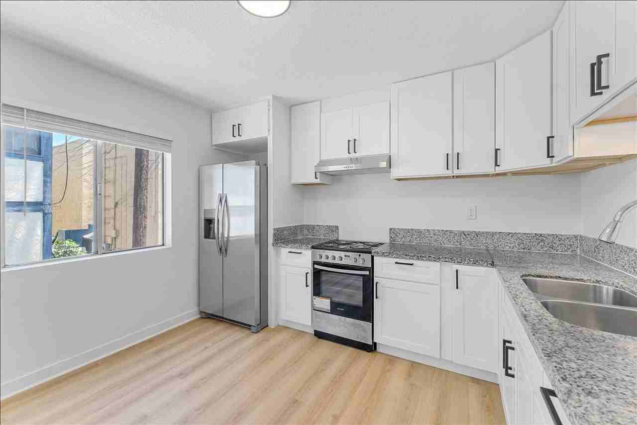1626 Pine Ave #N - Photo 6 of 18