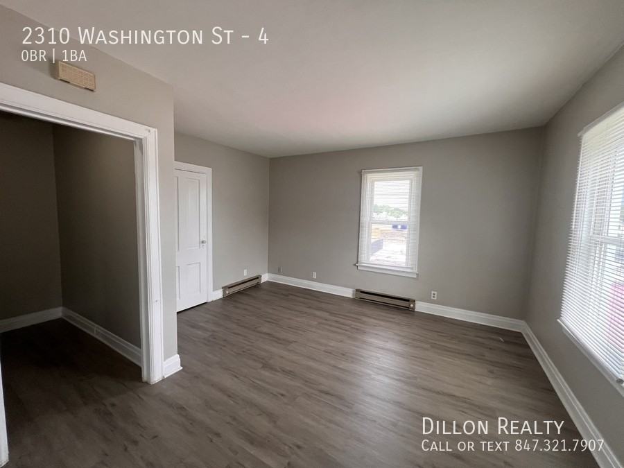 2310 Washington St #4 - Photo 2 of 10