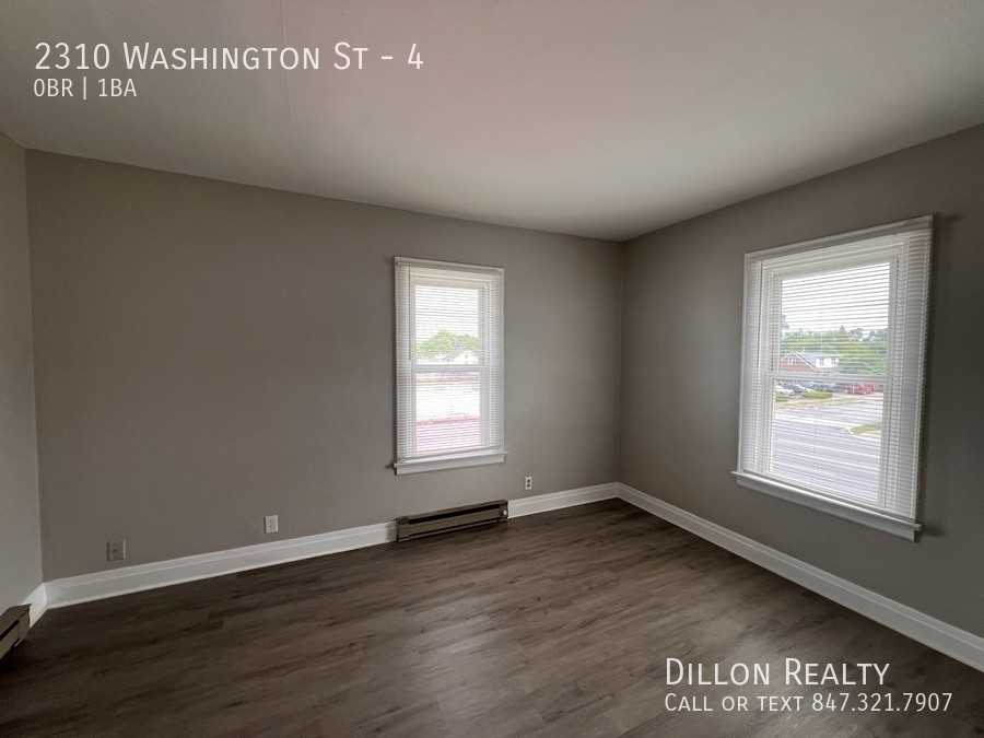 2310 Washington St #4 - Photo 3 of 10