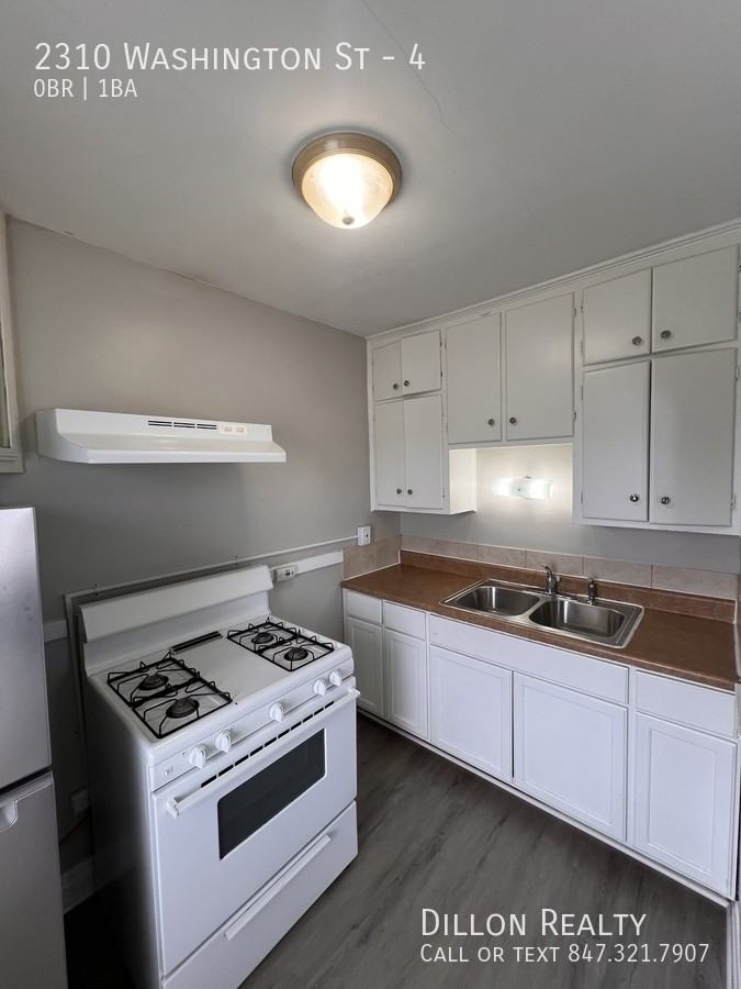 2310 Washington St #4 - Photo 5 of 10