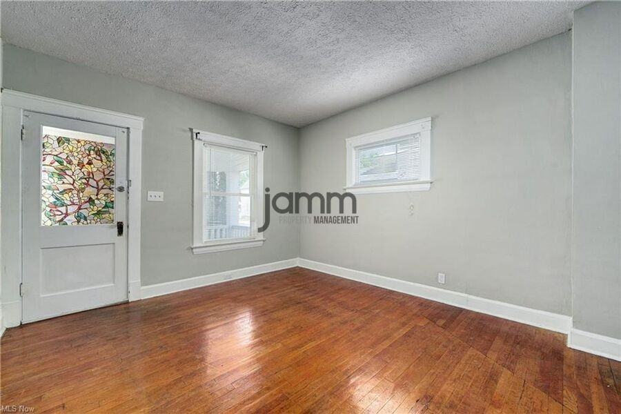 1511 Westwood Ave - Photo 5 of 30