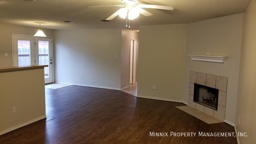 6318 7th St #1 - Photo 2 of 27