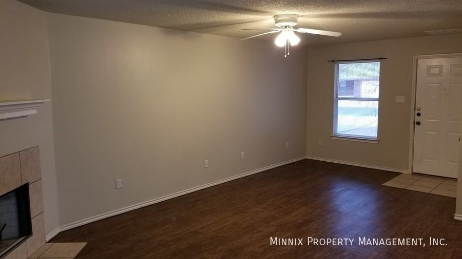 6318 7th St #1 - Photo 4 of 27