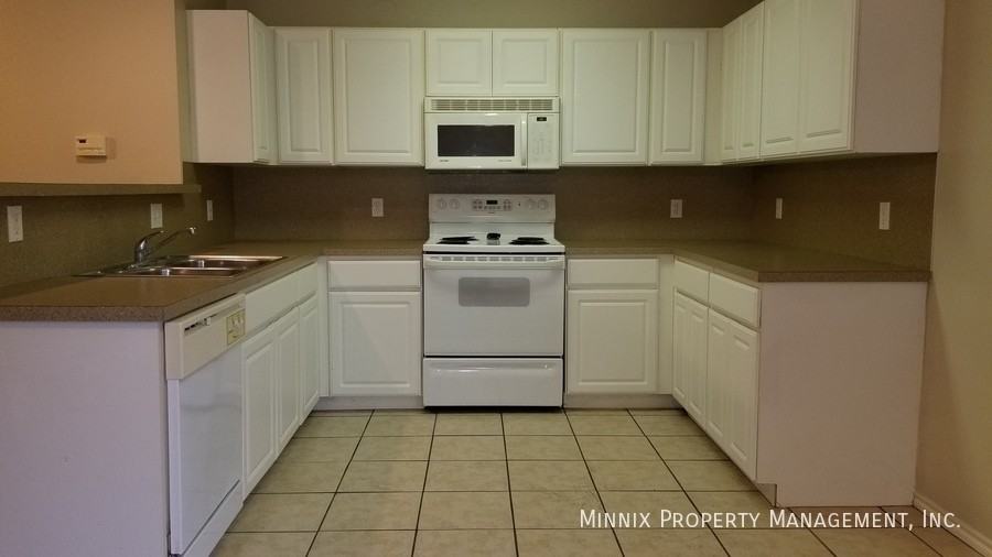 6318 7th St #1 - Photo 6 of 27