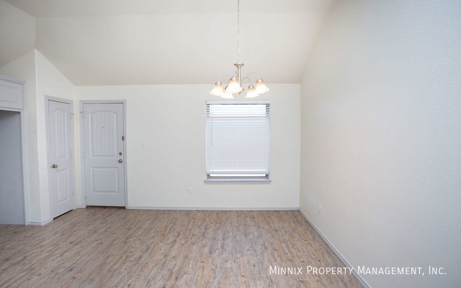 1118 Preston Trl - Photo 7 of 41