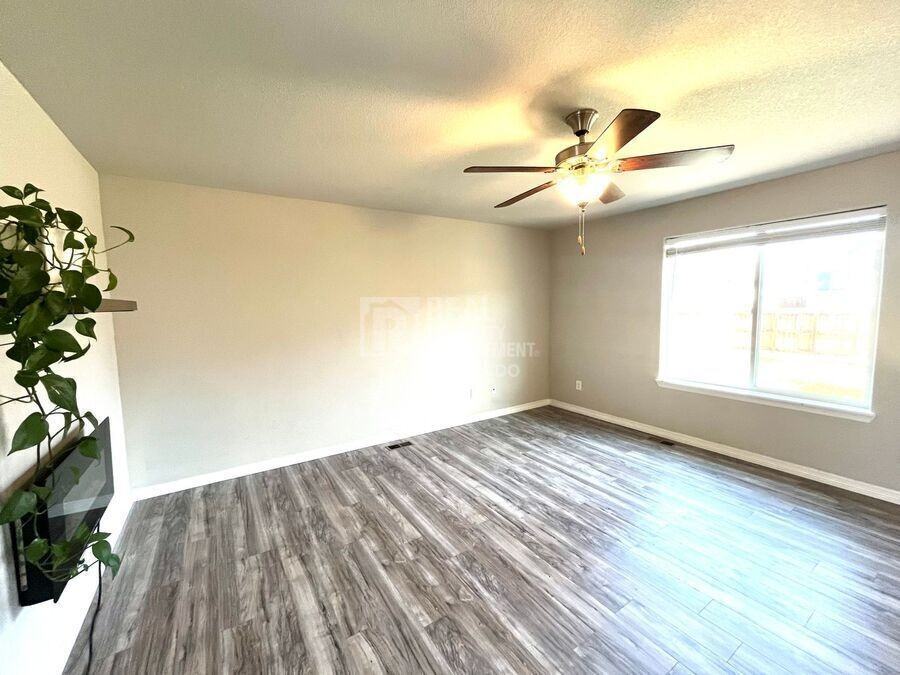 10772 Saco Dr - Photo 3 of 26