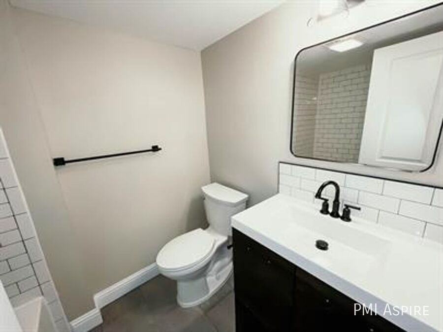 1331 Columbine St #1D - Photo 6 of 10