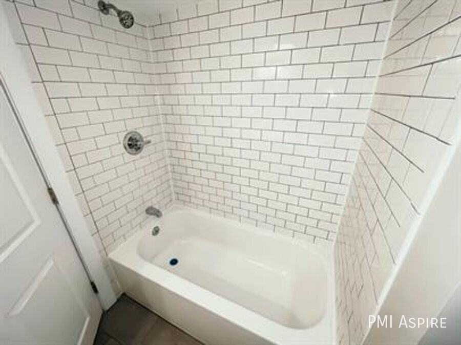 1331 Columbine St #1D - Photo 7 of 10