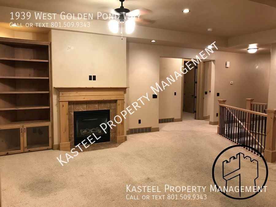 1939 W Golden Pond Way - Photo 3 of 13
