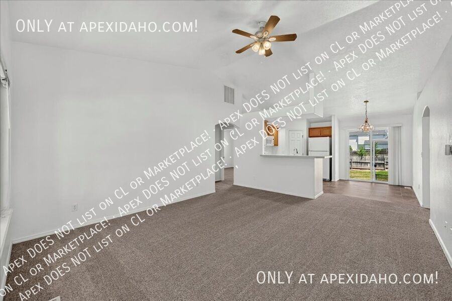 4590 W Blue Creek St - Photo 3 of 36