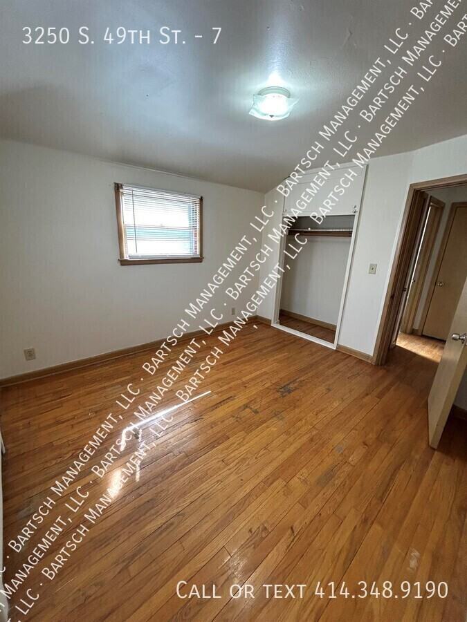 3250 S 49th St #7 - Photo 6 of 9