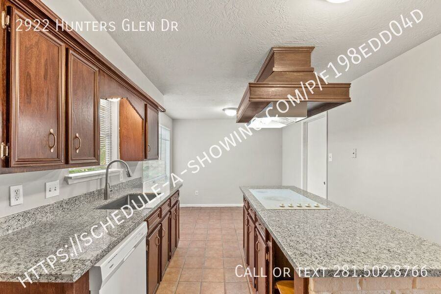 2922 Hunters Glen Dr - Photo 2 of 11