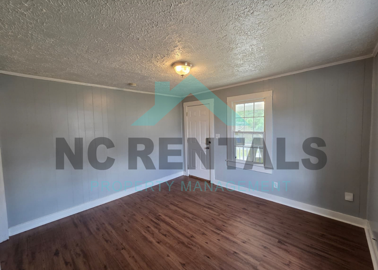 1415 Underwood Ave #01 - Photo 4 of 23