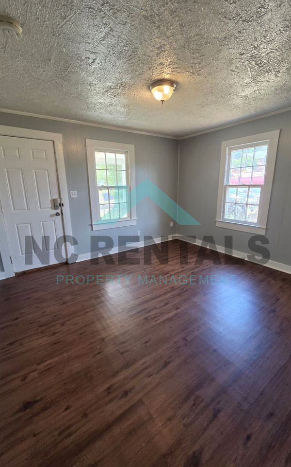 1415 Underwood Ave #01 - Photo 5 of 23