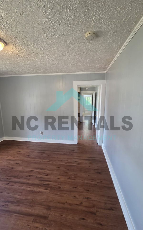 1415 Underwood Ave #01 - Photo 6 of 23