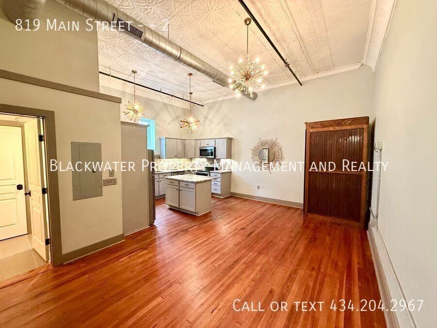 819 Main St #2 - Photo 2 of 9