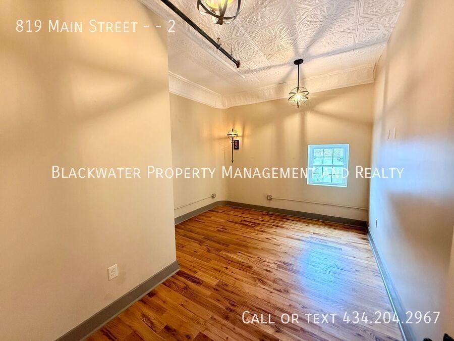 819 Main St #2 - Photo 4 of 9
