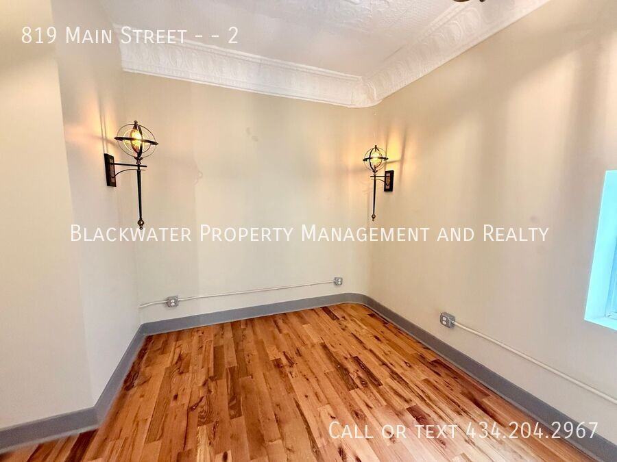 819 Main St #2 - Photo 5 of 9