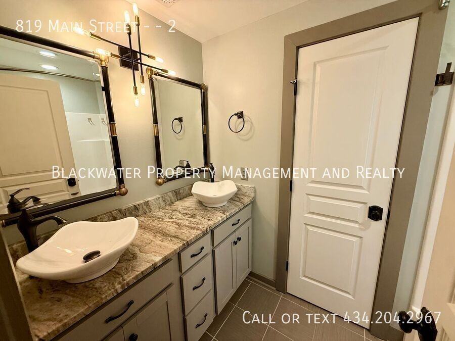 819 Main St #2 - Photo 6 of 9