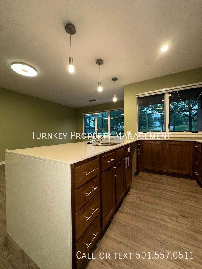 3223 Kavanaugh Blvd #1D - Photo 2 of 9