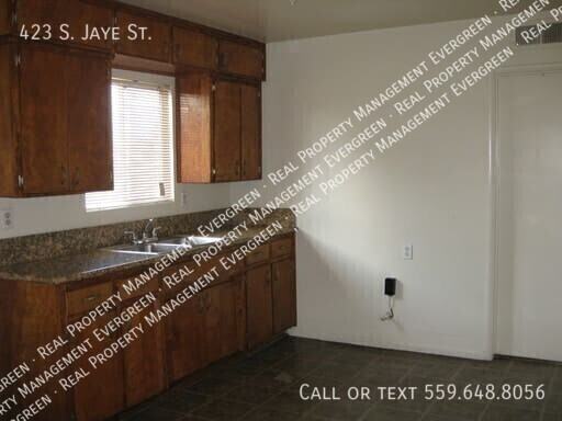 423 S Jaye St - Photo 3 of 4