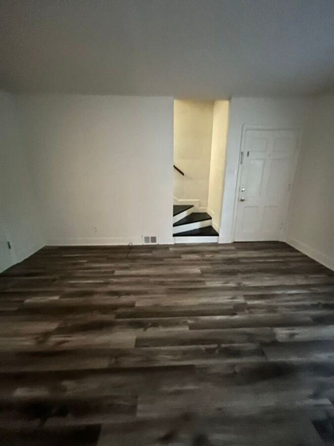 319 Lafayette Pkwy - Photo 3 of 14