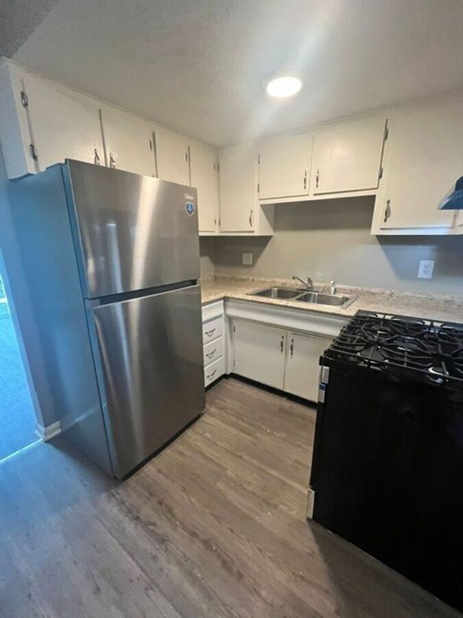 2066 Fairmont Ct #9 - Photo 3 of 11