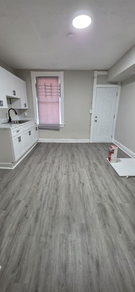 921 Appleton St - Photo 5 of 10