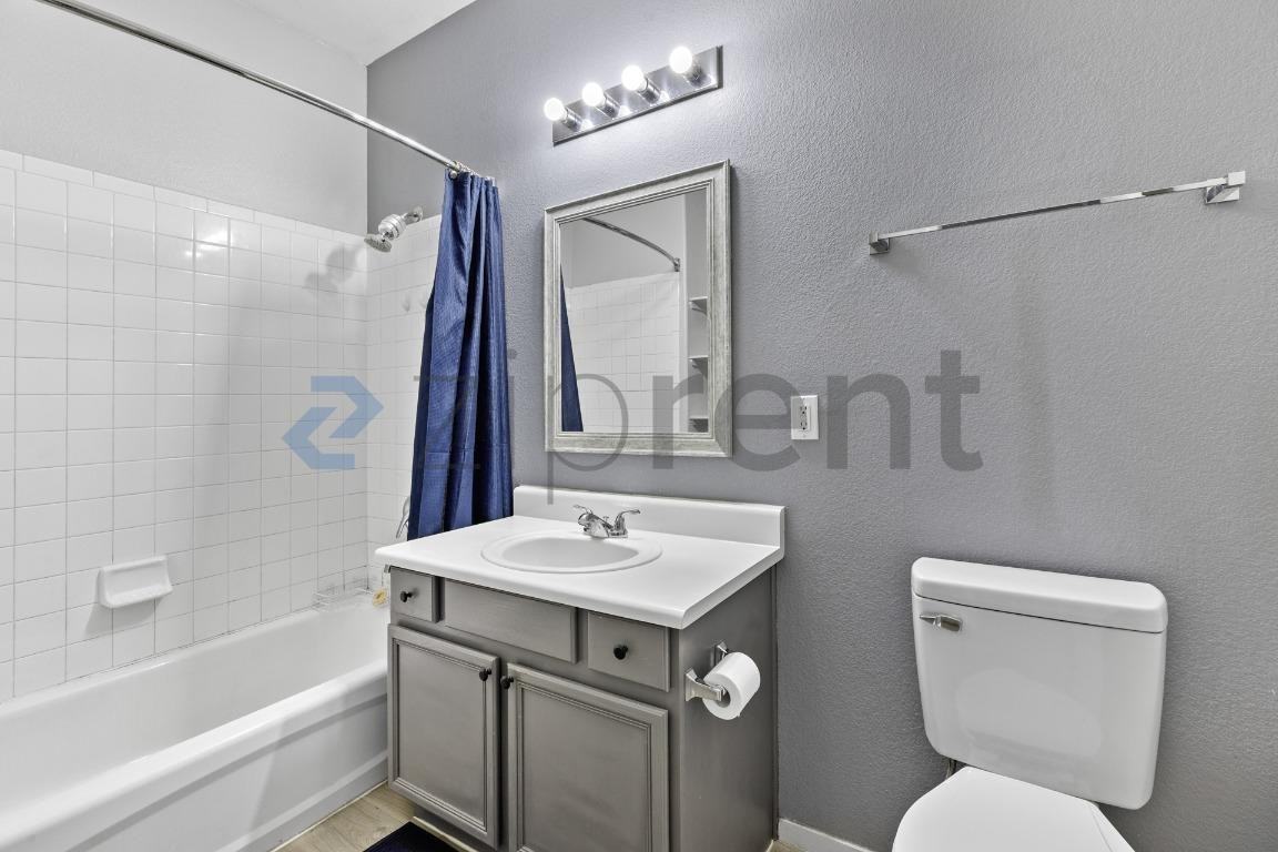 2030 Rancho Lake Dr - Photo 5 of 11