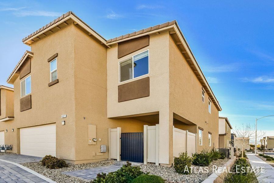 4527 Sapphire Moon Ave - Photo 4 of 21