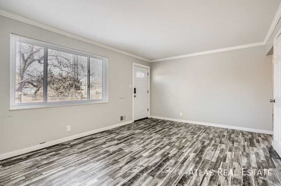 1762 Truda Dr - Photo 2 of 18