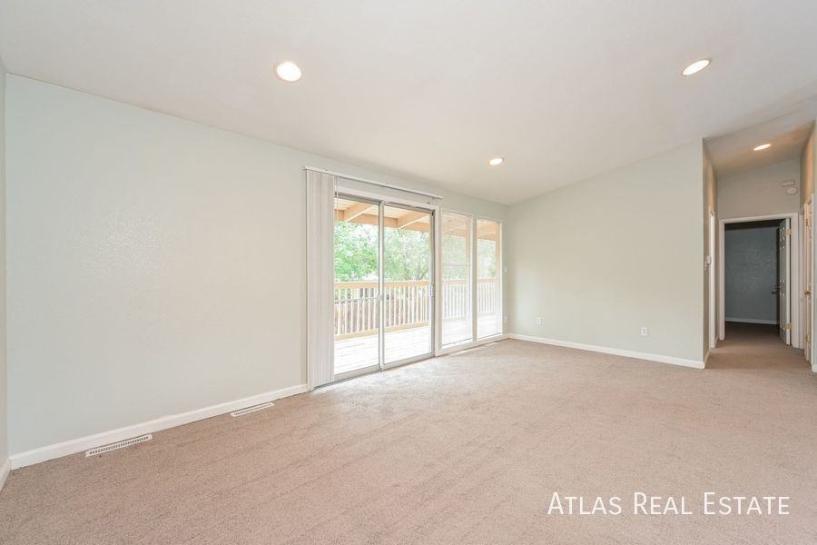 540 Harlan St - Photo 5 of 20
