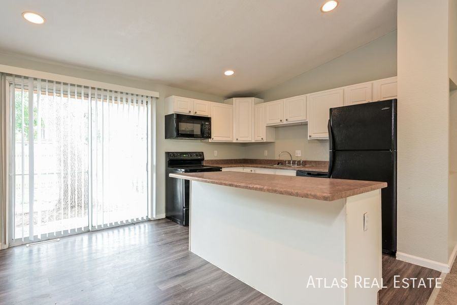 540 Harlan St - Photo 6 of 20