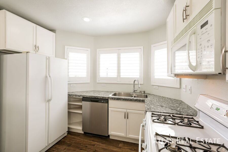 8840 Cornwall Glen Ave - Photo 6 of 22