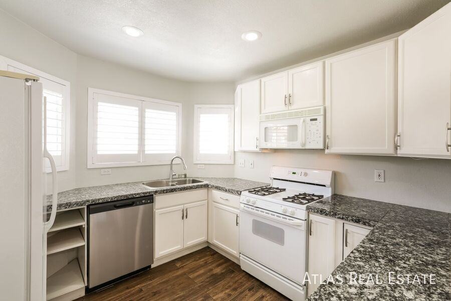 8840 Cornwall Glen Ave - Photo 7 of 22