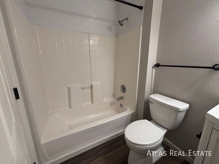5712 W Asbury Pl #B104 - Photo 2 of 10