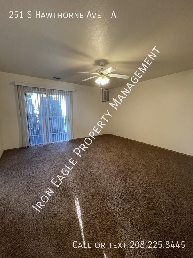 251 S Hawthorne Ave #A - Photo 4 of 8