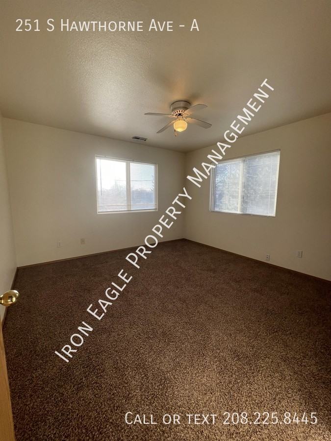 251 S Hawthorne Ave #A - Photo 7 of 8