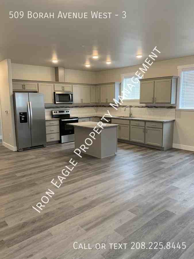 509 Borah Ave W - Photo 2 of 20