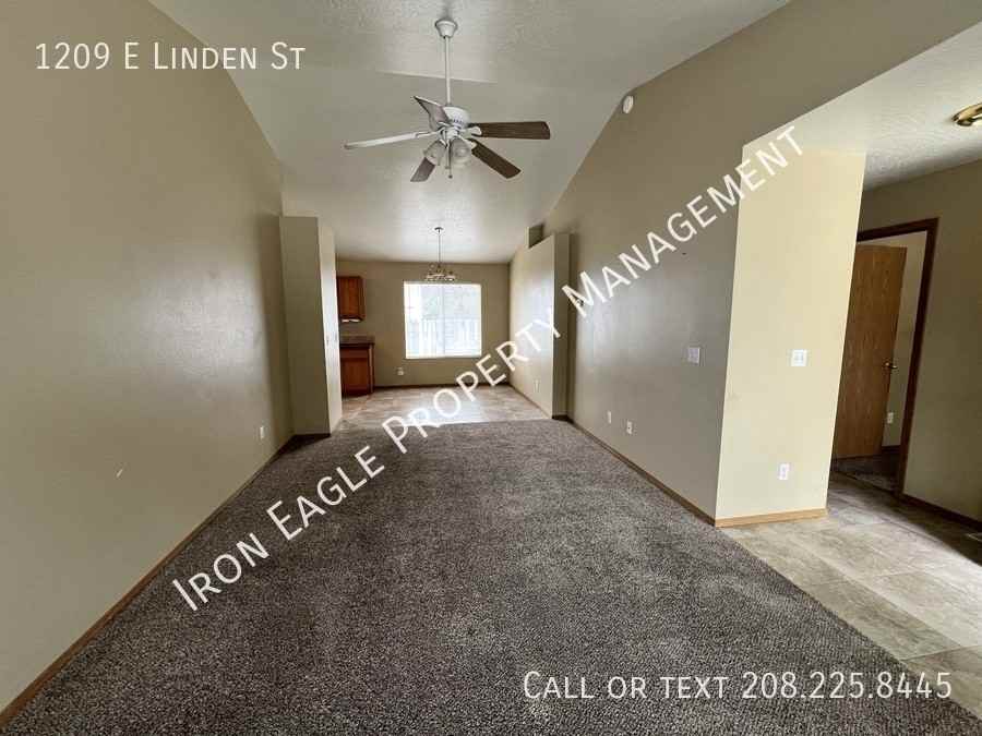 1209 E Linden St - Photo 3 of 10