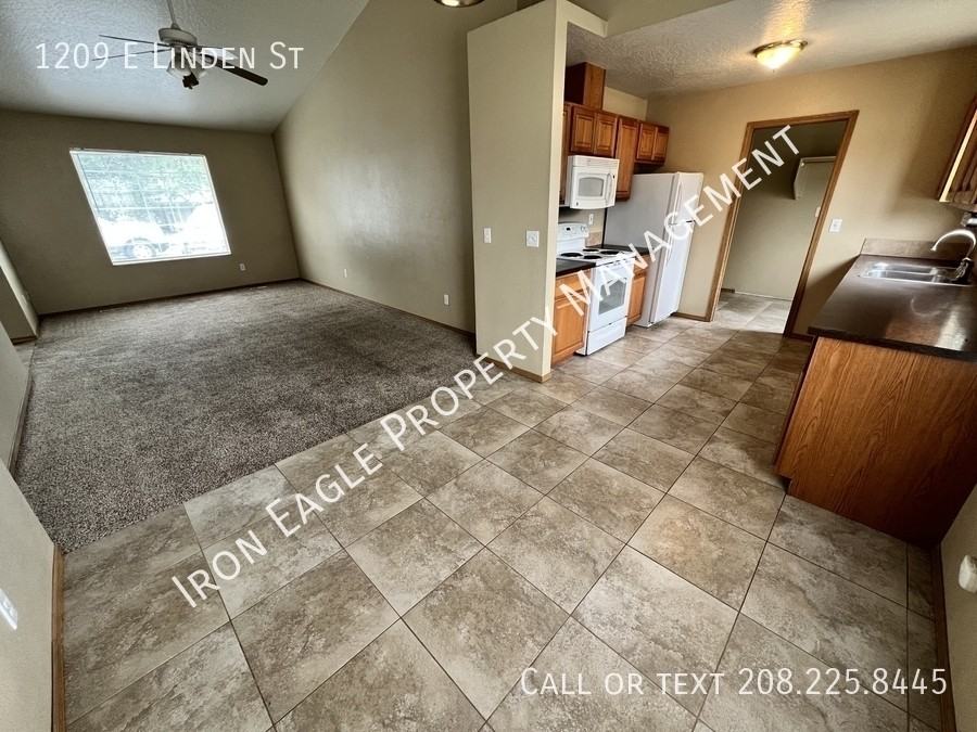 1209 E Linden St - Photo 4 of 10
