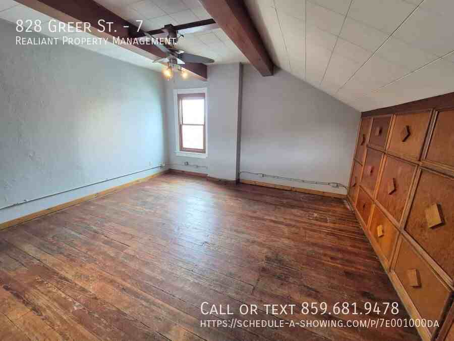 828 Greer St #7 - Photo 6 of 20