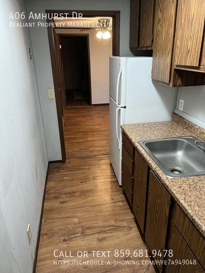 406 Amhurst Dr - Photo 4 of 10