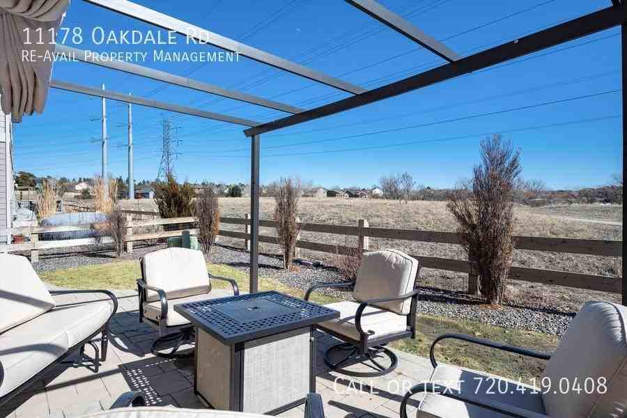 11178 Oakdale Rd - Photo 4 of 29