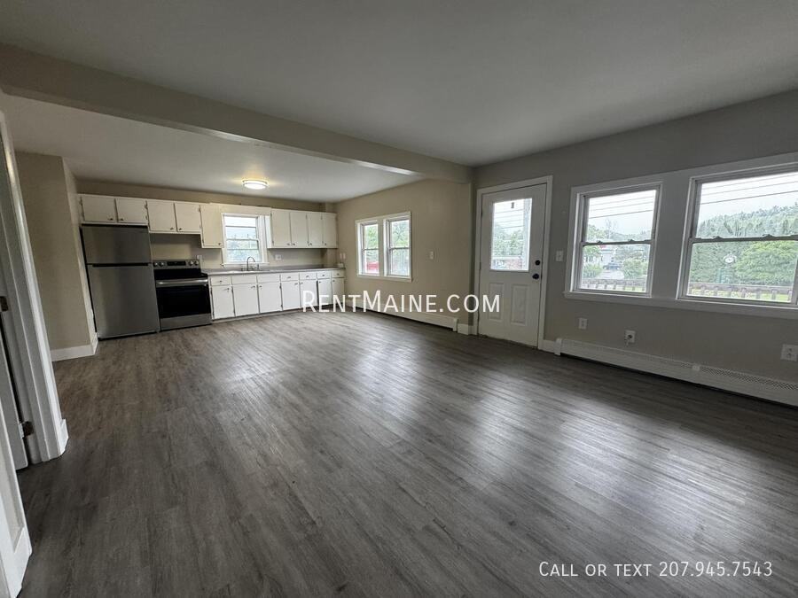 114 Riverside Dr #6 - Photo 2 of 11